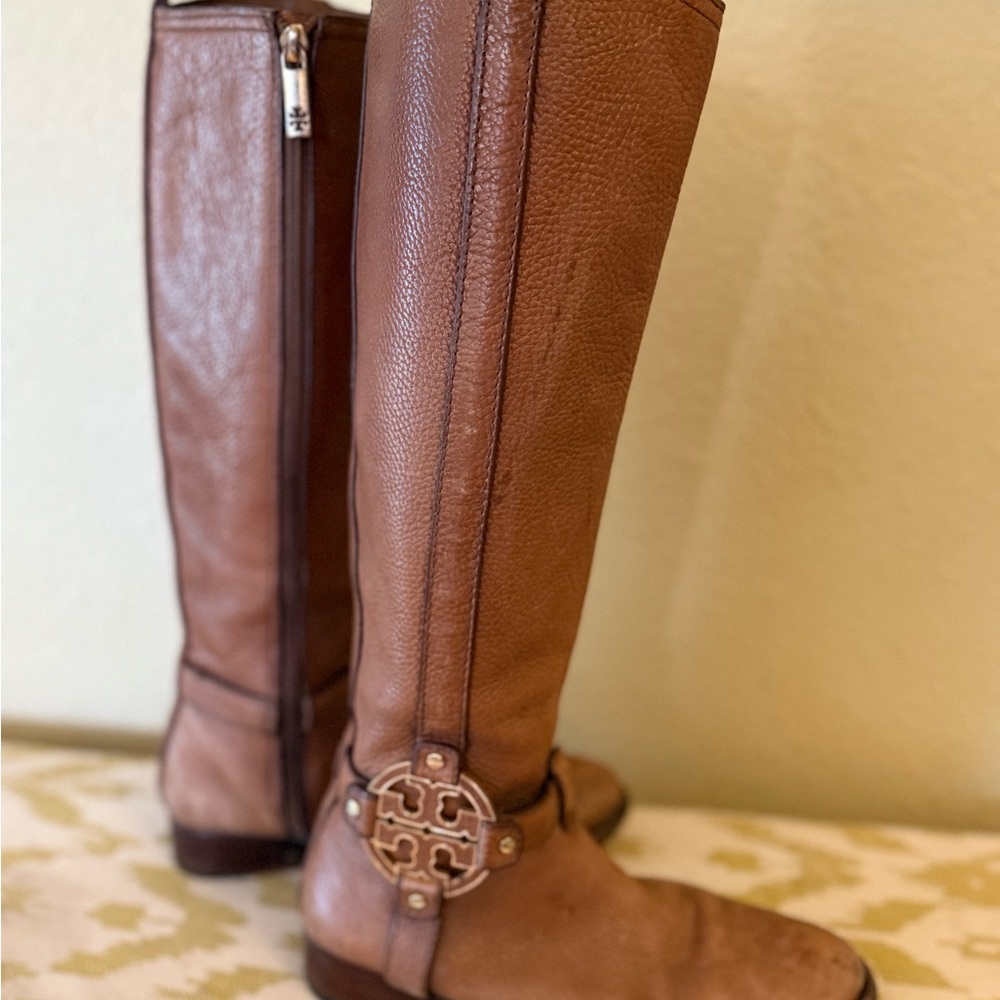 Tory Burch Brown Heeled Boots with Medallion - Picture 4 of 11